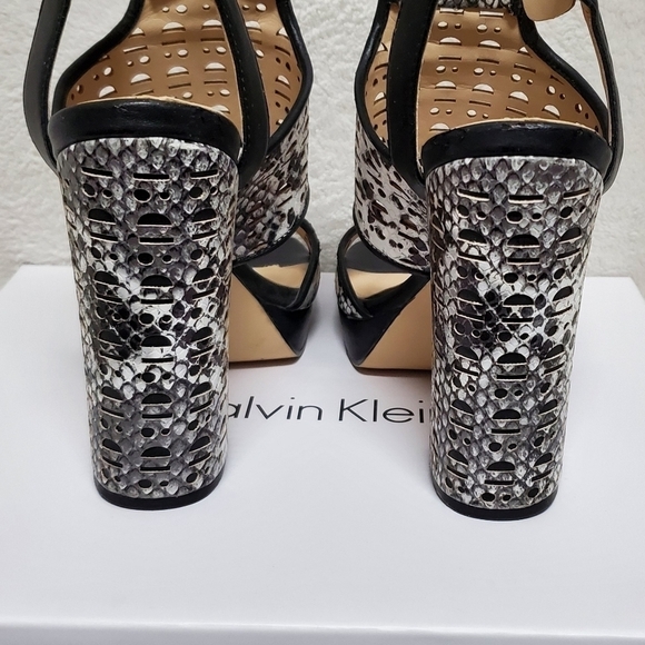 CALVIN Klein Vallin Black White Snakeskin Laser Strap Platform Block Heel Sandal - Picture 10 of 16